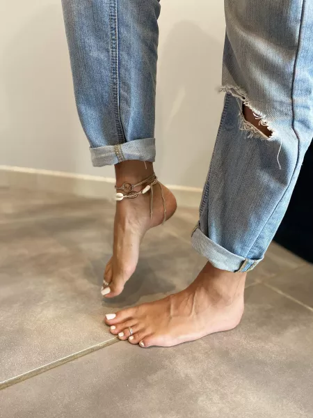 Have a lovely day everybody by missprettyfoot0