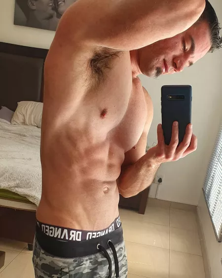 Have an awewome Tuesday😉 by rippedchiver