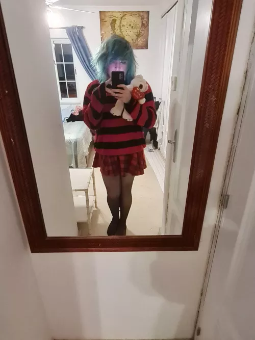 Have stuffie to keep me happy 😊💖 by a4rk4n