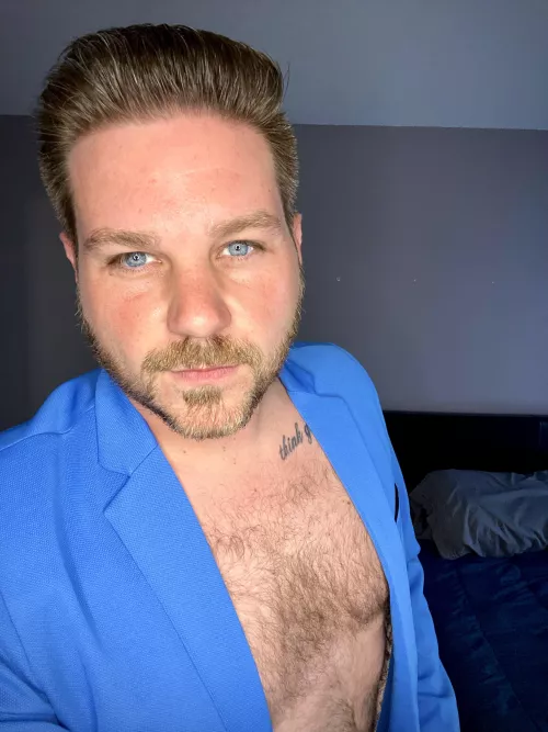 Have to admit this is my favorite suit jacket. Want to see more of it, link is in the comments. by abeduncan90