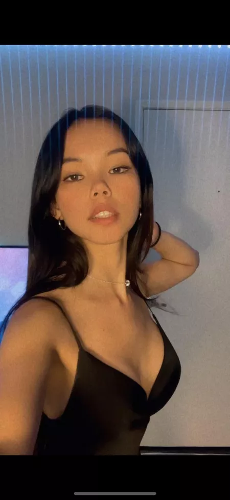 Have you ever been with a baddie? 😈🤪 by Petite-Beauty