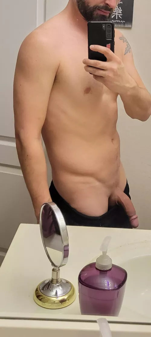 Haven't posted for a bit, figured id say hi. by imjustaskaterguy