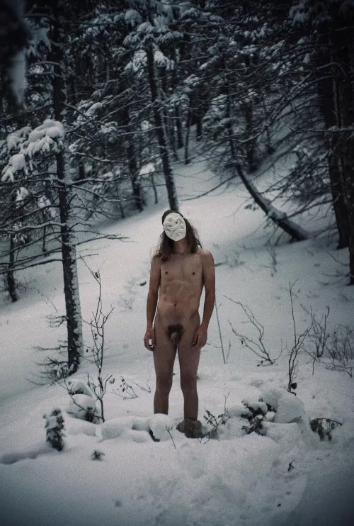 Haven’t posted in a while. Made a new mask and shot some new photos in the snow. by Trashtographer1111