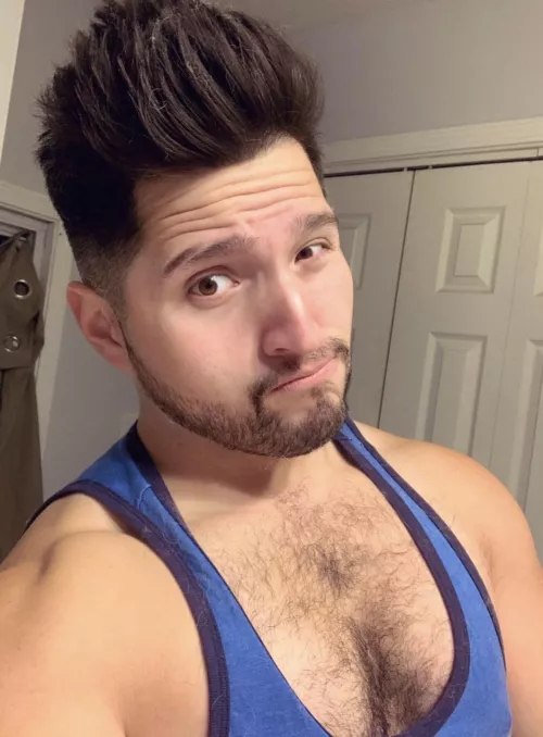 Having a Siberian husky and hugging him after work leads me to white hair on the top… TGIF no plans just chilling with my pup … day dreaming of a DILF 😂 hit me up fellas say hi DM me by Wolfie5891