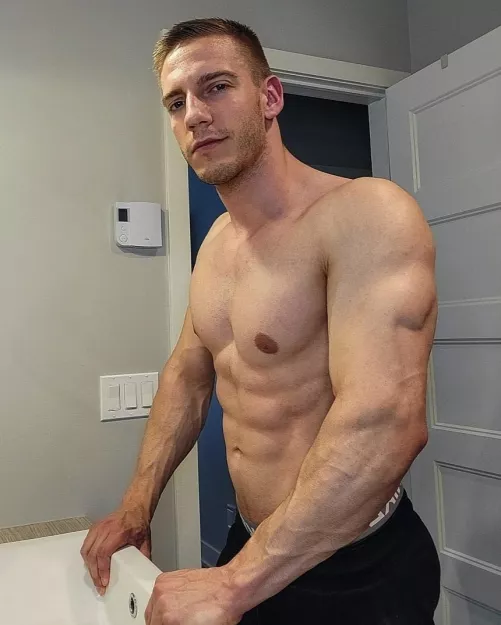 Having eye contact for more than 6 seconds without looking away or blinking reveals a desire for something else 🔥 by John_fitness91