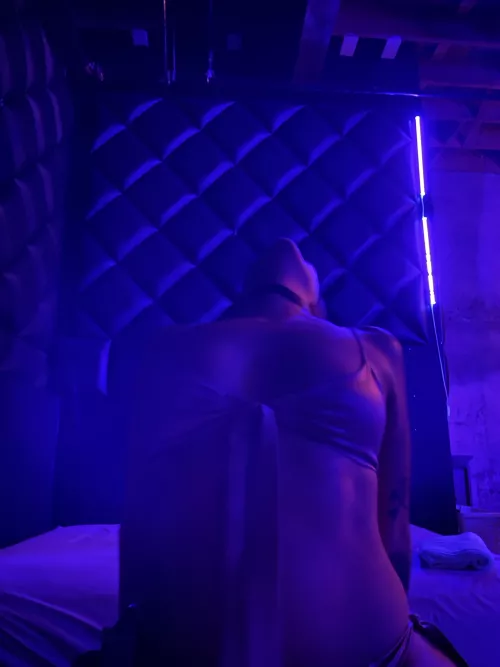 Having fun at a local sex club by bigsirlittleharlot