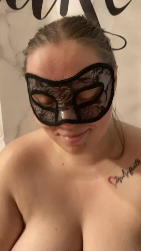 Having some fun tonight 😍 Cum & join me on my page! Link in comments 😋 by NaughtyWifey21
