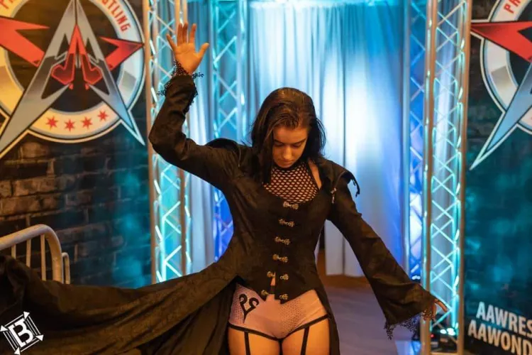 Hawlee Cromwell has the FATTEST little pussy by 222BITW