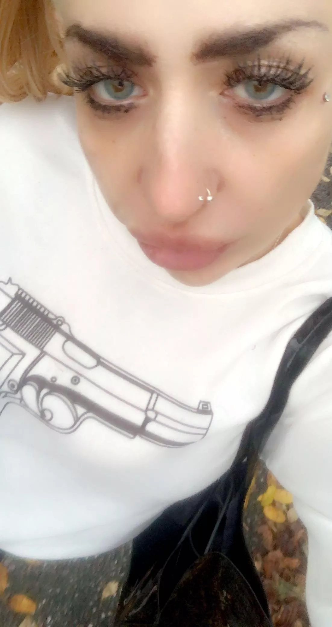 Hay! I love guns and target shooting! I’m from Sweden! Talk to me.. link to my new Of in comments below 😘❤️ posted by tashhhaz