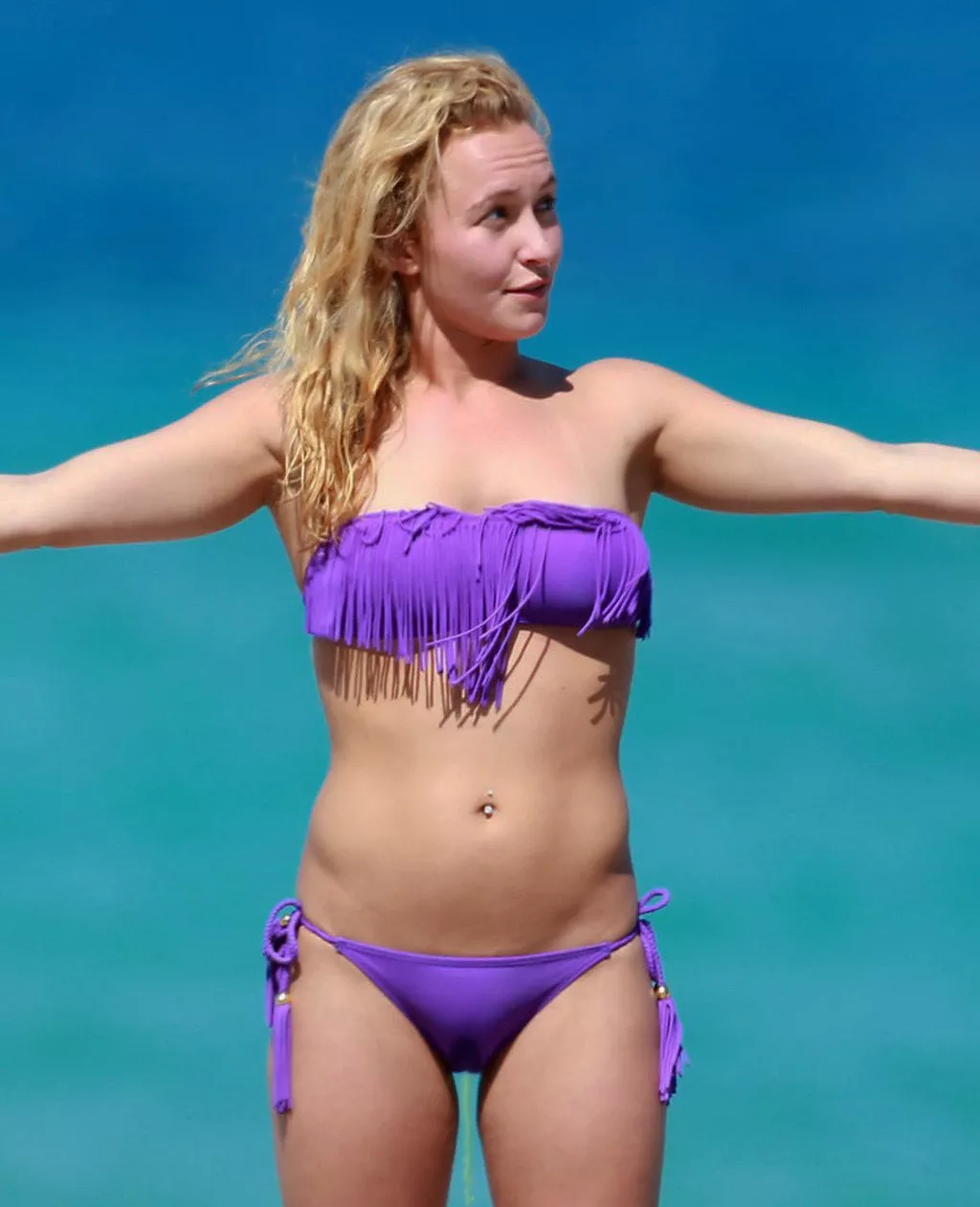 Hayden relieves herself at the beach... posted by celebritywarden