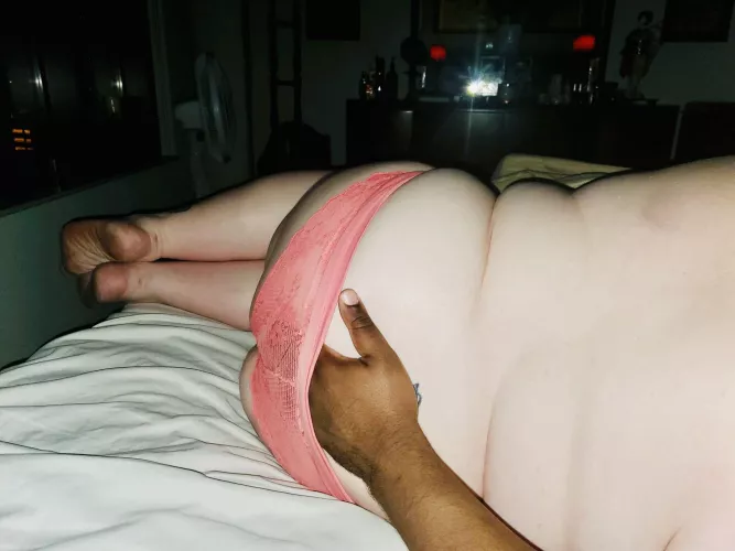 He likes the Booty… 😋 by EllenMarie20