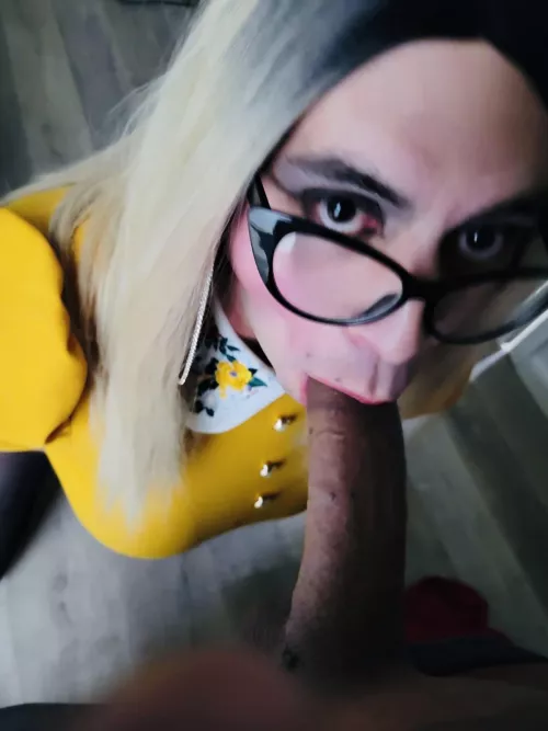 He made me his slut by Rroxx31