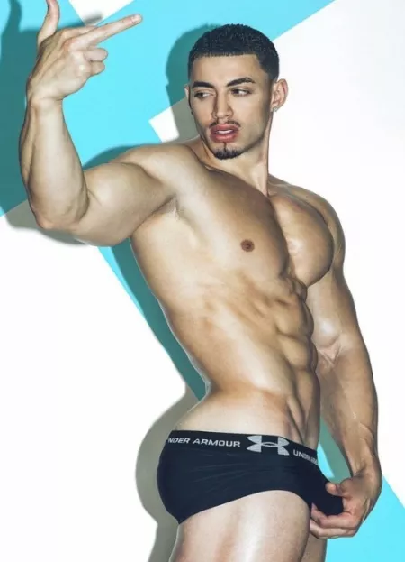 He means it (X-Post /r/thicchaps) by menareamazing