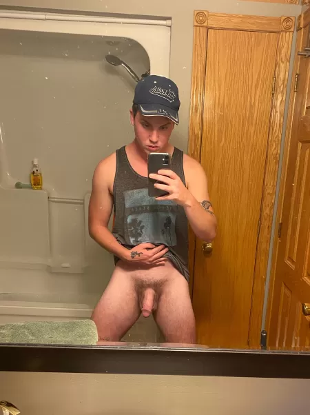 He wants to be rubbed by adrien4u