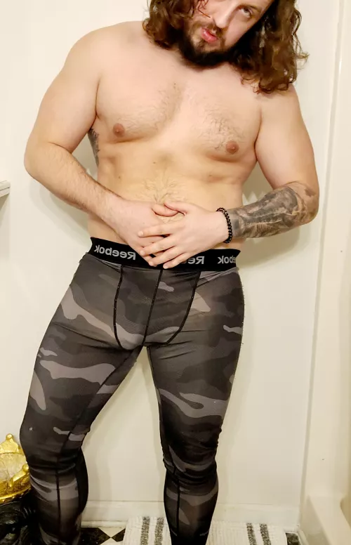 Headed to the gym for a quick pump... any volunteers to be pumped afterwards? 😈💦 by Milky_Max_