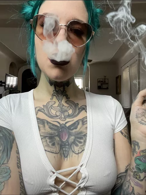 Heart eyes and blunt smoke by Late-Shame