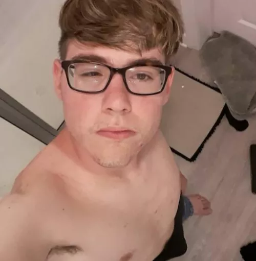 Hehe I'm bored sooo many hot guys on here 🥵🥵🥵🥰🥰🥰 by Setsgaychild666