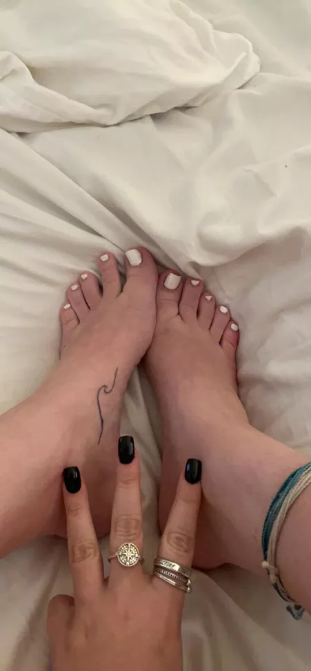 Hehe lick me up babe by footmama_16