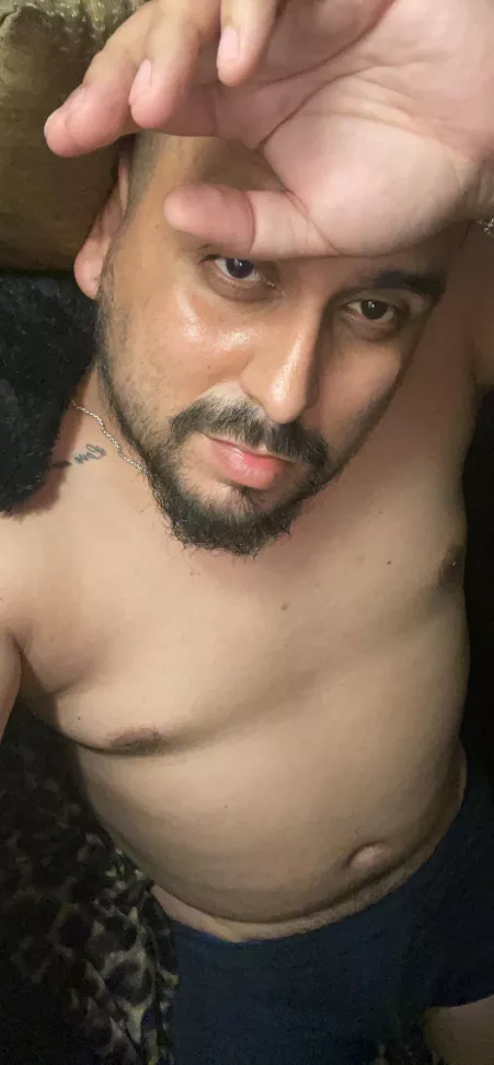 Hella bored 😏 keep me company by Mjr20210317