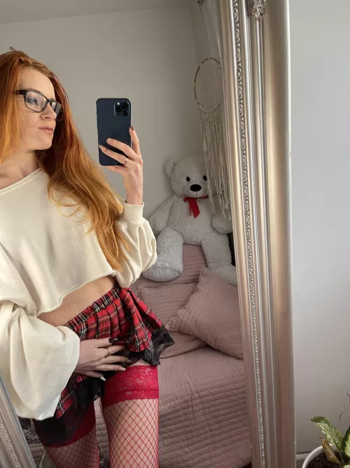 Hello 👋 by DoYouLikeGingers