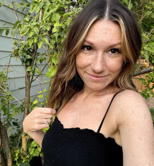 Hello :) by hallienothaley