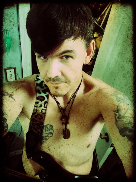 Hello! 37 M by vynxblading