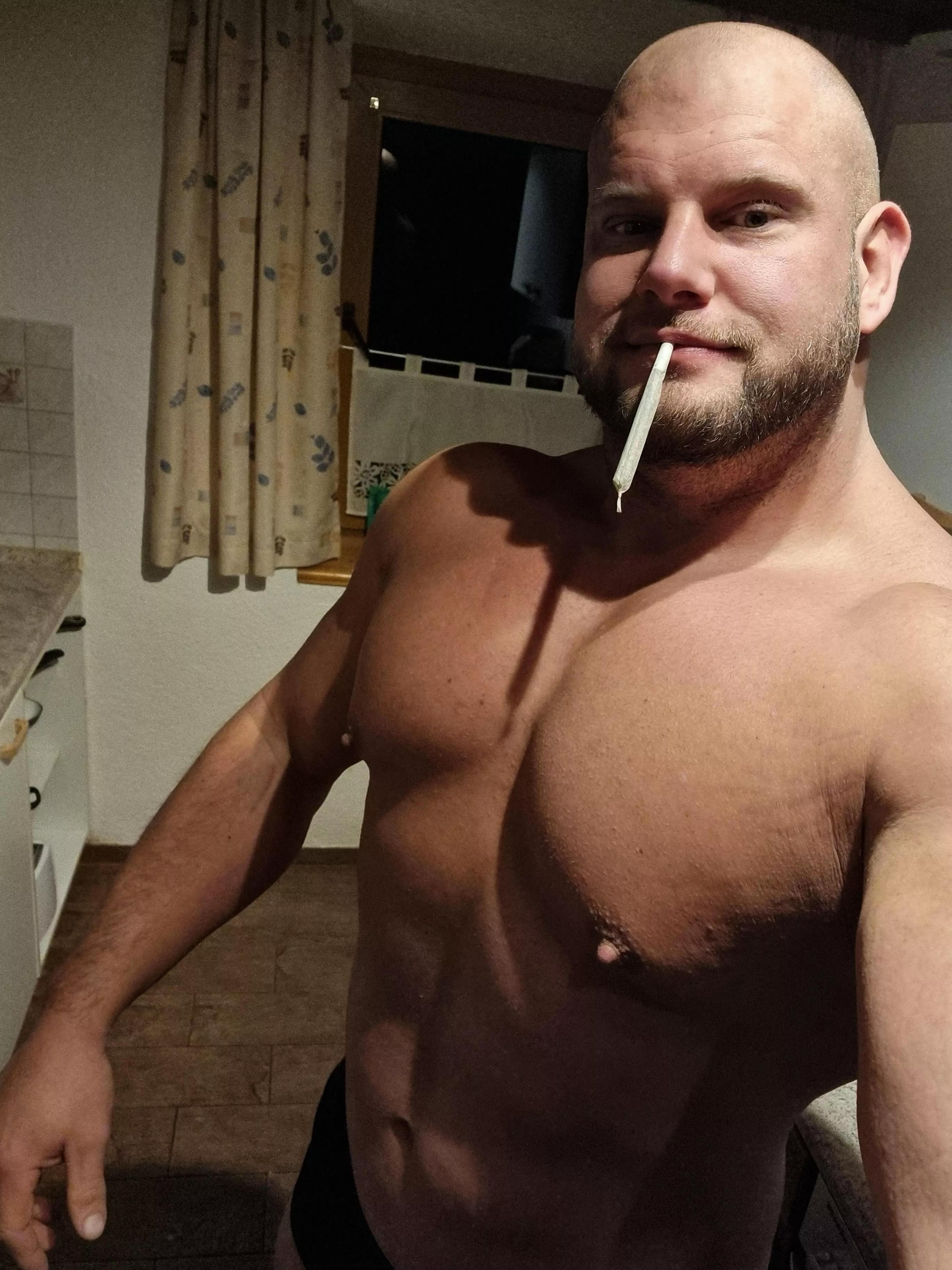 Hello 😁 posted by Wrong-Engineering-74