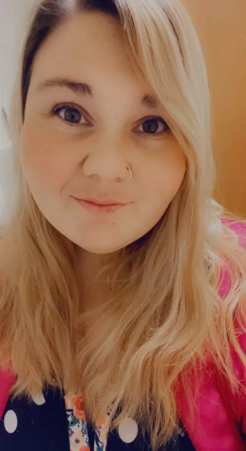 👋🏻 hello! by thighsalot