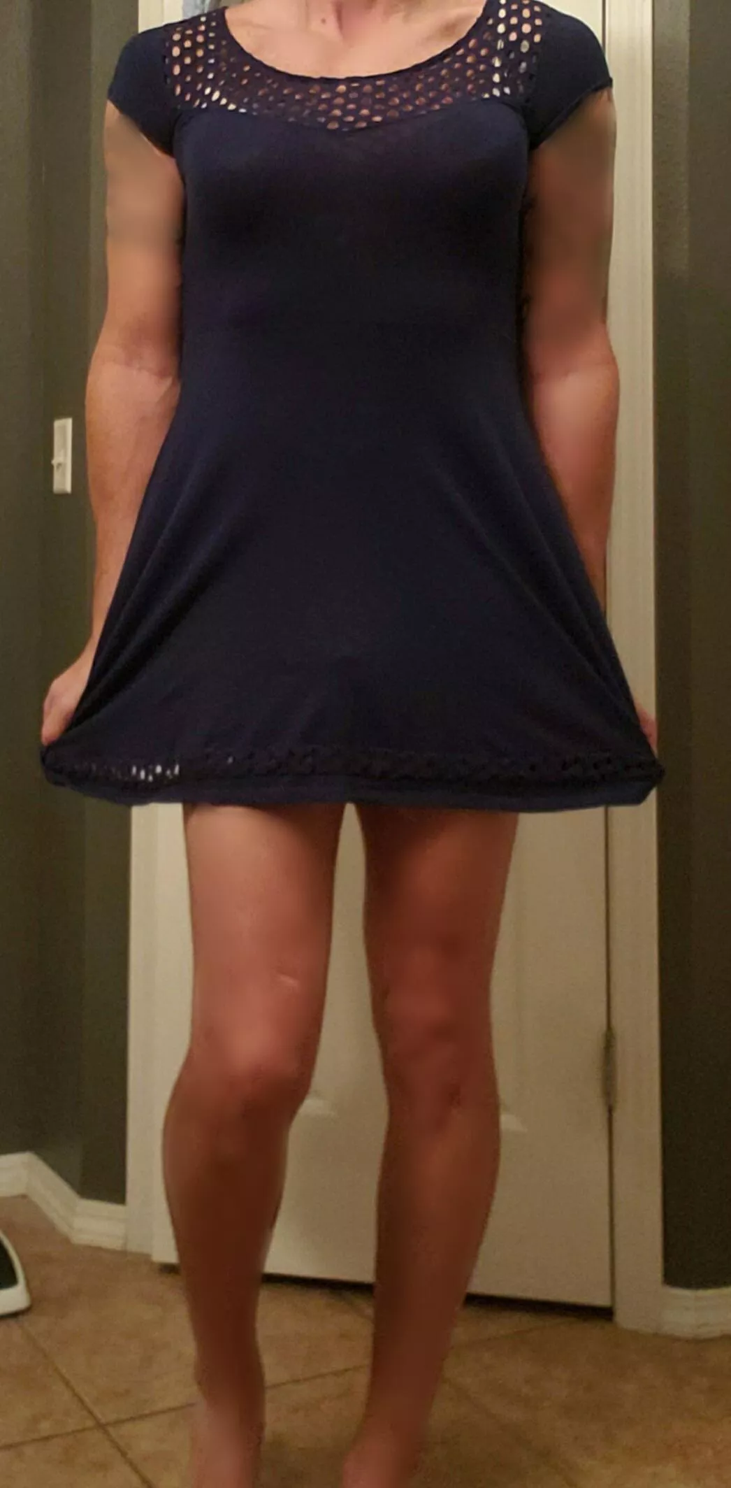 Hello 💋 posted by Pitiful-Search484