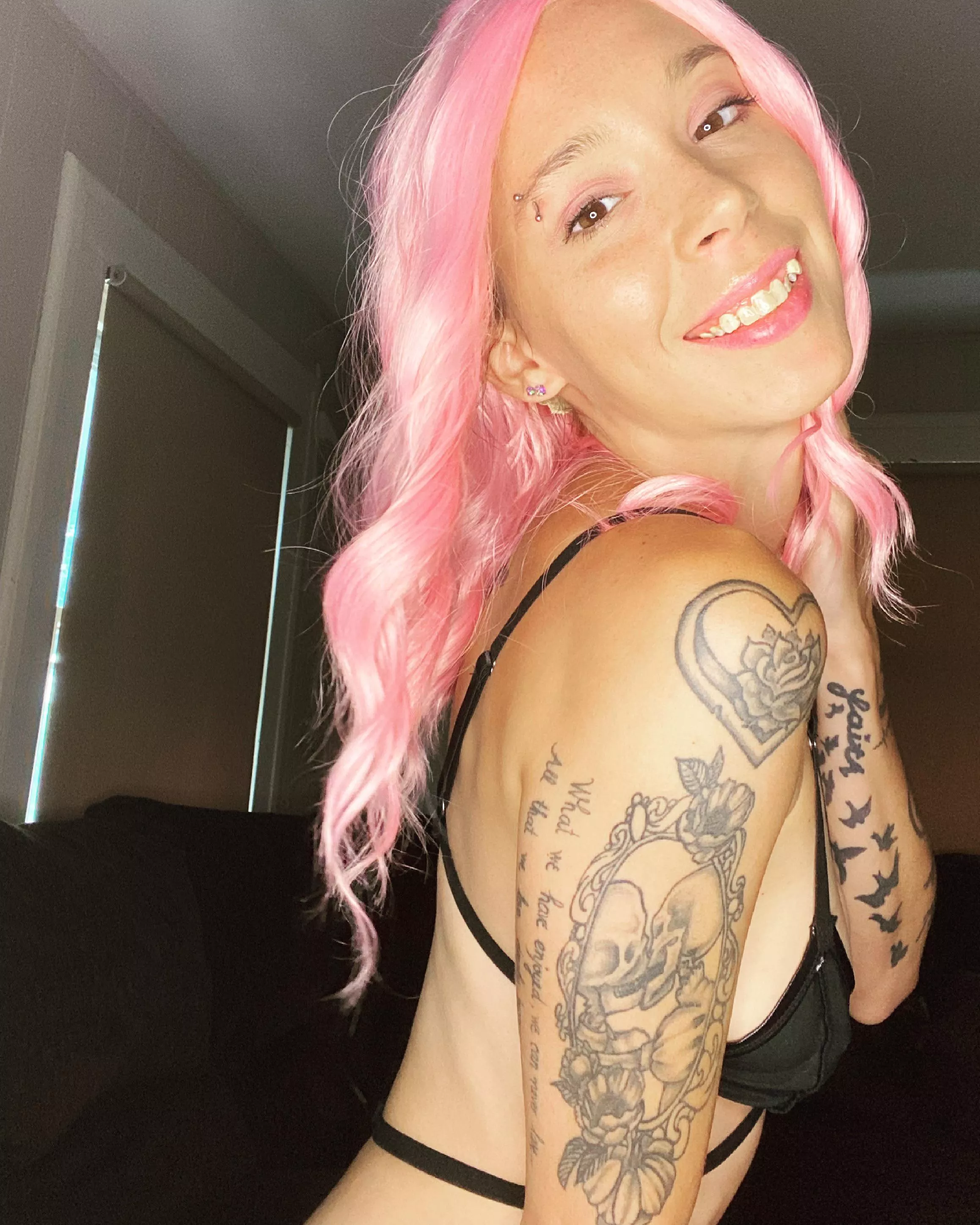 Hello 💕 posted by Ninajaneexx