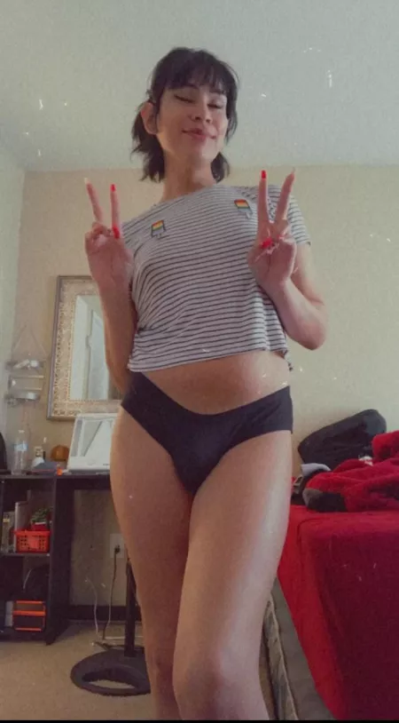 Hello by femboi_Moop