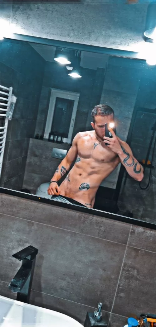 Hello 🥴 by kalamigaa