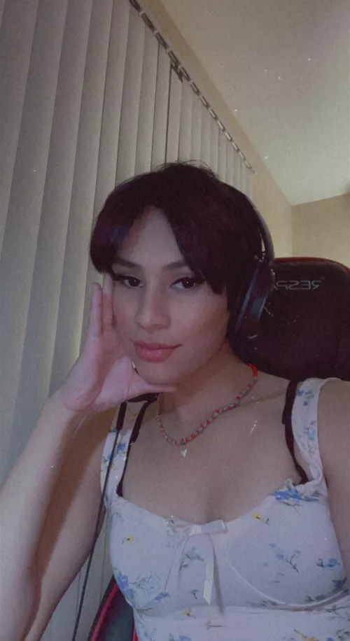 Hello ❤️ by FemmeMoop