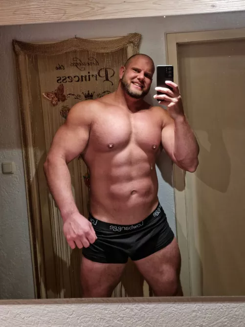 Hello 😁 by Wrong-Engineering-74