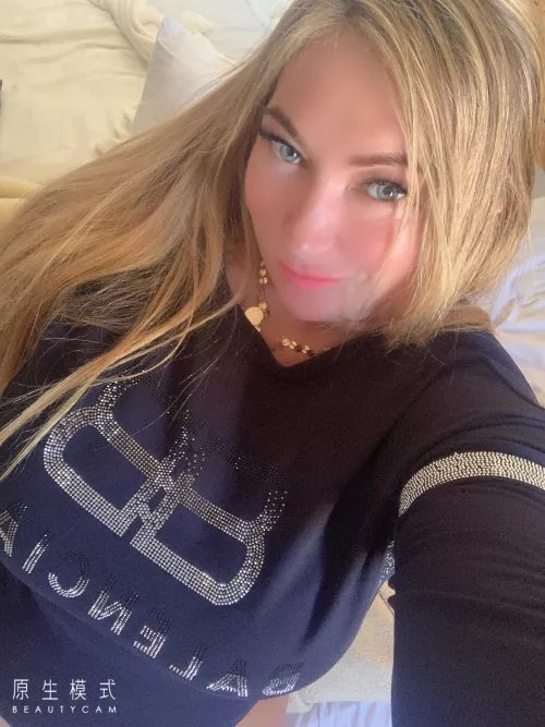 Hello! Are you single tonight? by Laurita_curvy_sexy