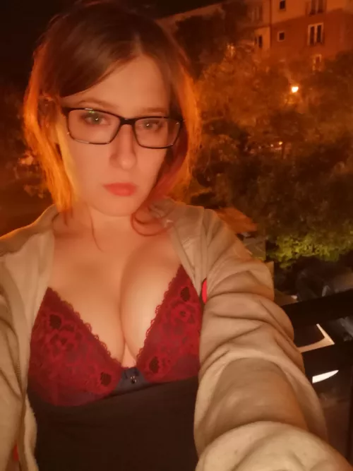 Hello boys and girls... (F) by schwarz_infernus