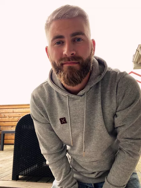 Hello boys & other bros! I hope life is kind to you today. 🤍 by jafetsigfinns