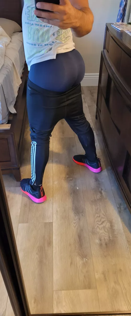 Hello chaps! Have I cum to the right place? by gluteus_maximum