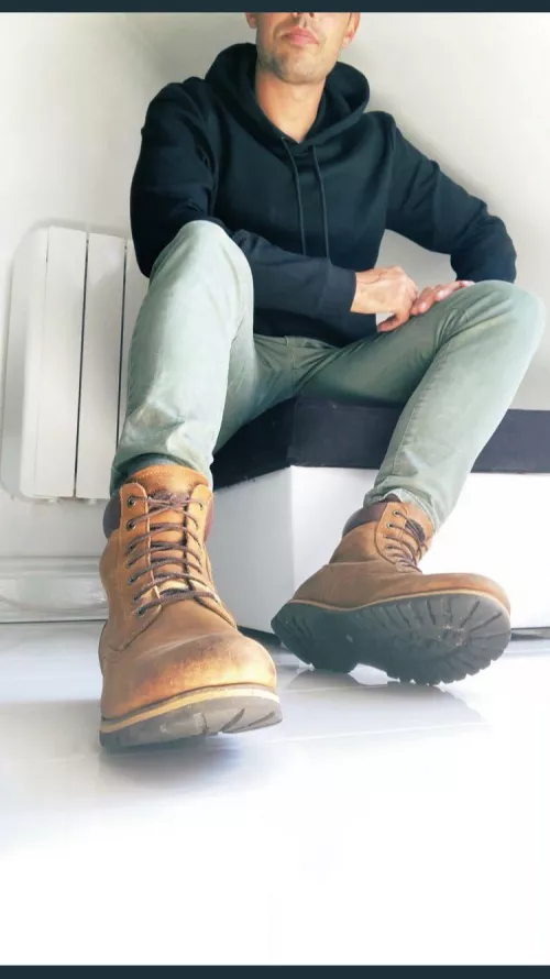 Hello down there. by SirStrain