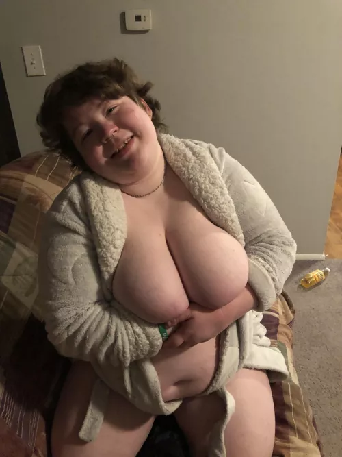 Hello everyone by yummishortstaxx