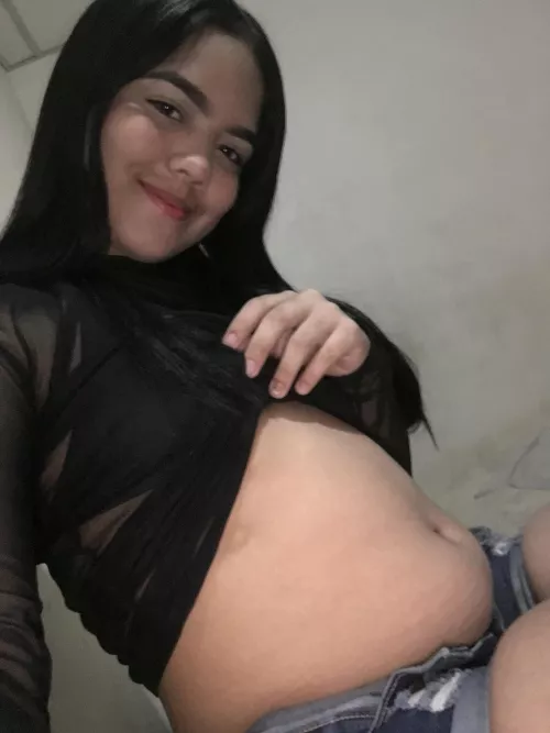 Hello everyone, anyone who can help me achieve my goal of gaining weight 100 pounds, you can write to me privately or to kik gamezmichelle04 I am ready for anything 🐽 by michelle-04