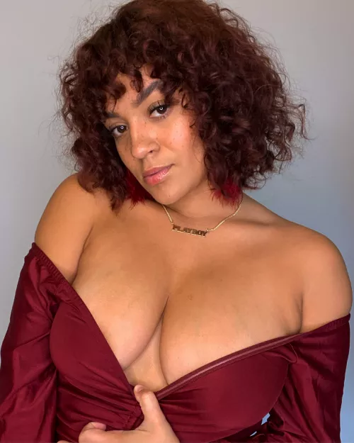 Hello everyone, happy Tuesday! Nigerian, Russian, Scottish, English by lixwillow