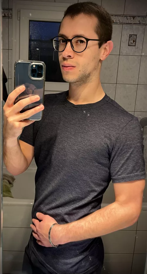 Hello everyone! I hope you’re having a wonderful day so far 😊 by KnownRandomization