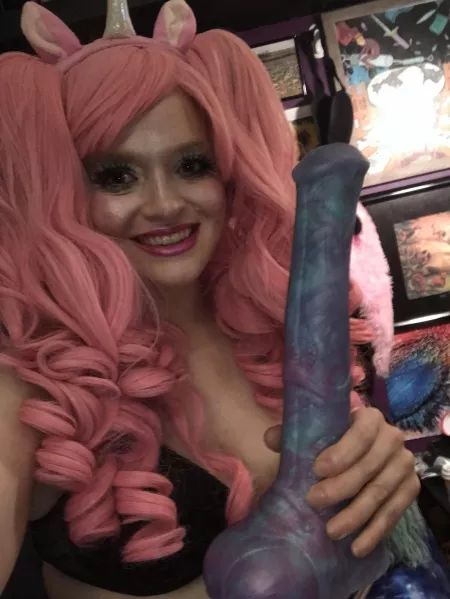 Hello everyone I’m new to this subreddit by Longingvelour