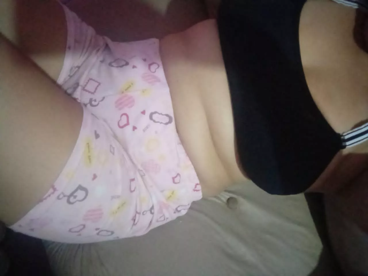 Hello friends, good night, so I am going in my process of getting fat, I am looking for a feeder that wants to get much bigger I have no limits to eat if you want to accompany me in this process write me ah my kik: alejandra2857 posted by kat01Rrrrr