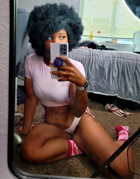 Hello from a sexy tummy c: by kingmarcelline