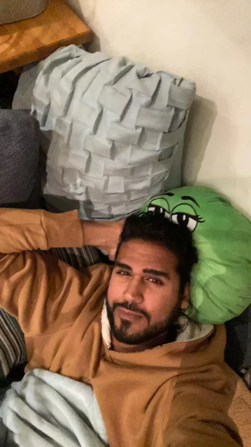 Hello from an older bro by zedtheowl