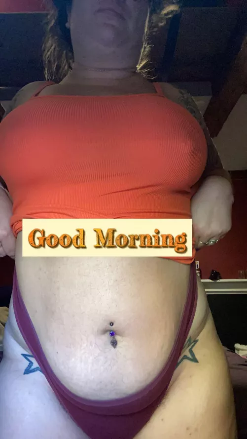 Hello from my mom bod and I by Cccuuunnntttsuela