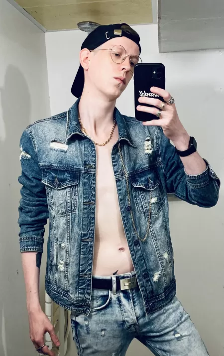 Hello guys, im new here ✌🏻 by No-Signal-8276