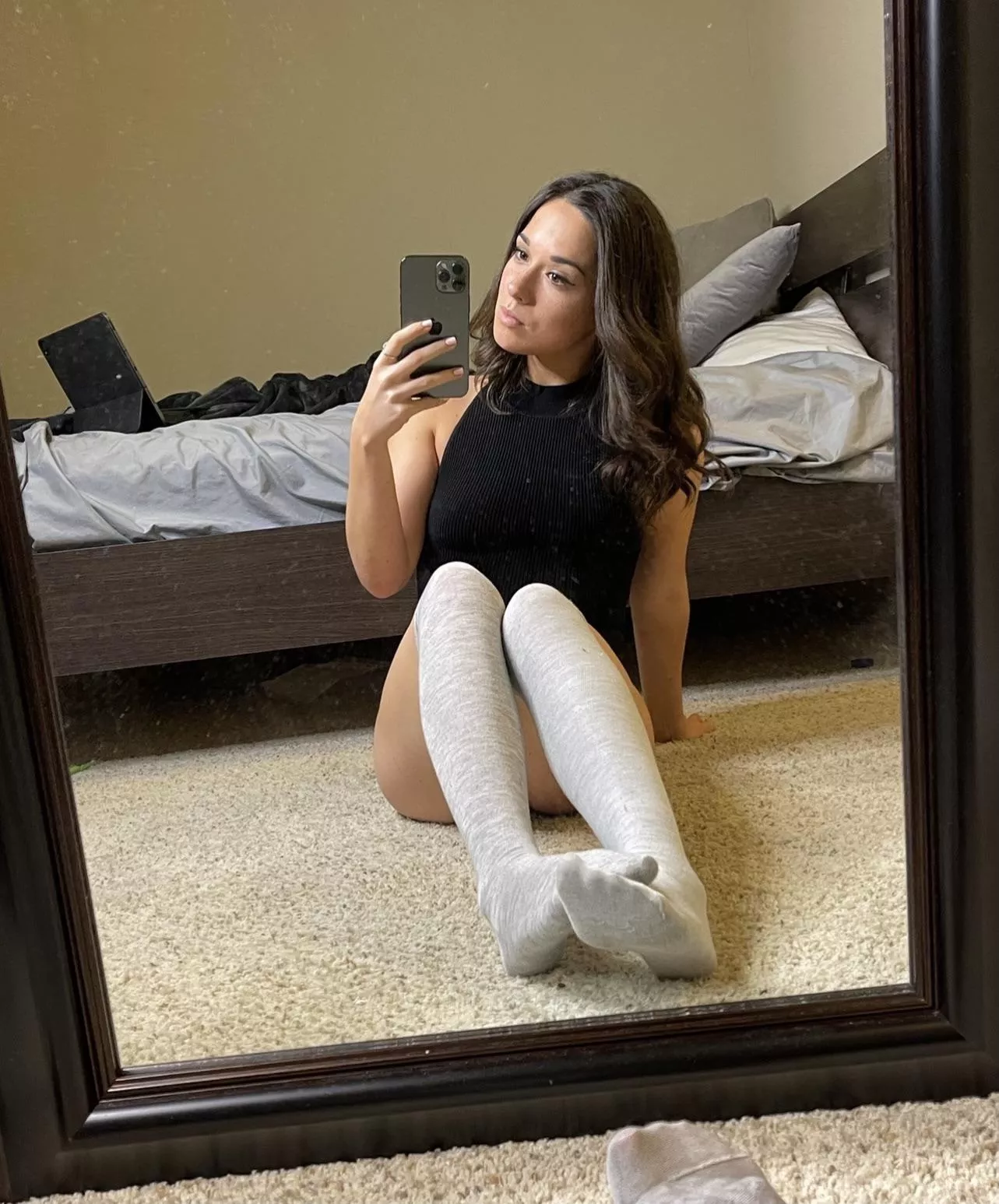 Hello 🥰❤️ I’m currently running a promotion on my only fans that ends today! Upon subscribing you will be sent two free videos! -3 min full nude pillow riding set -3 min video of me deepthroating a popsicle and showing off my skills to you 😘! posted by AlanaAraya